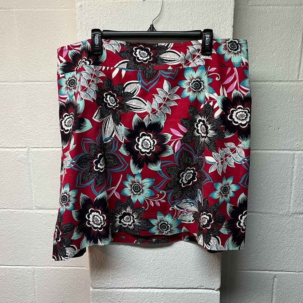 Talbots Floral Women's Skirt in Red and Black - Picture 1 of 5